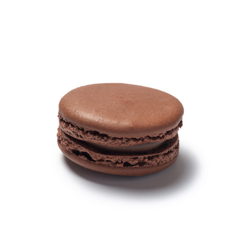 Un macaron gourmand de chocolat à déguster.